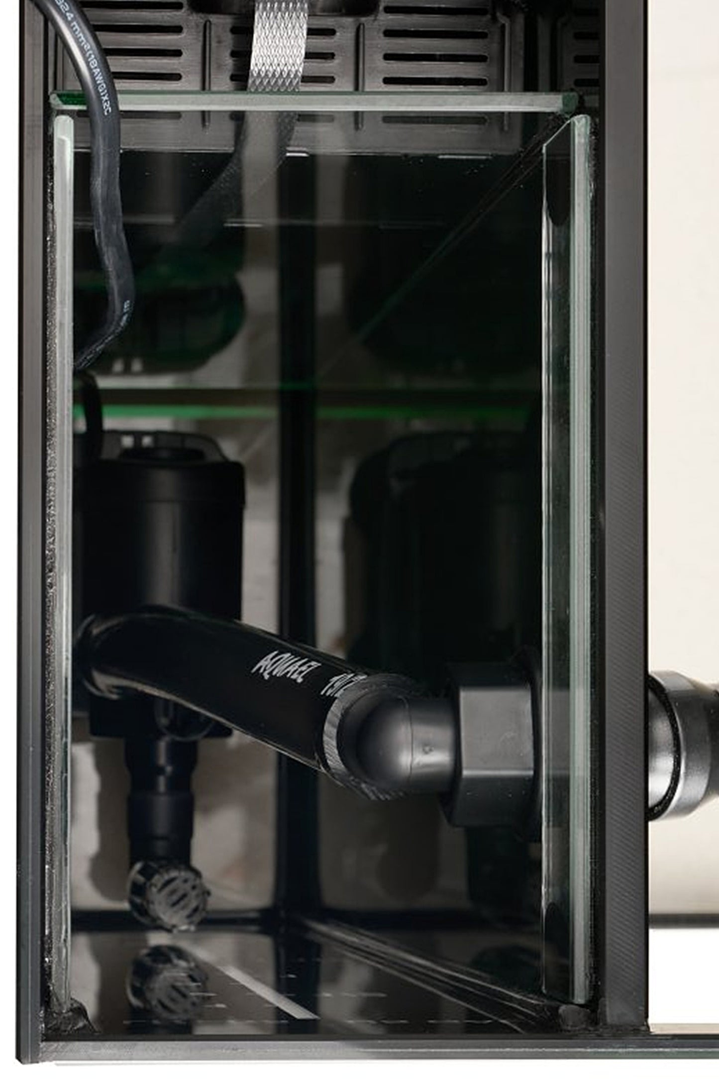 Acuario GLOSSY MARINE 60 de 170 litros con mueble negro