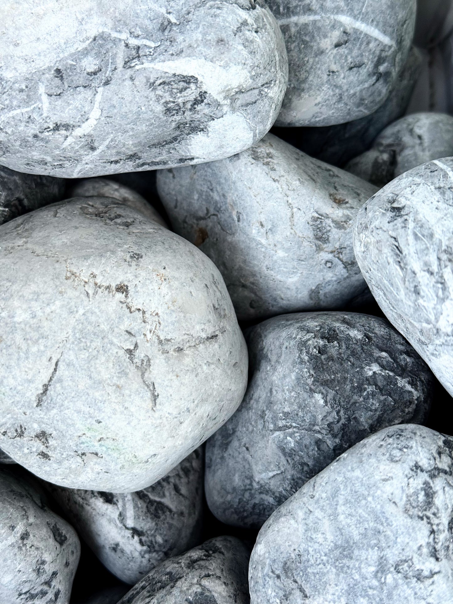 MR - Cantos rodados Negro/Jaspe- 10 kg